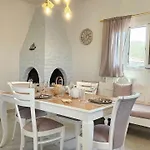 Villa Bayview With Jaccuzi - Milos *